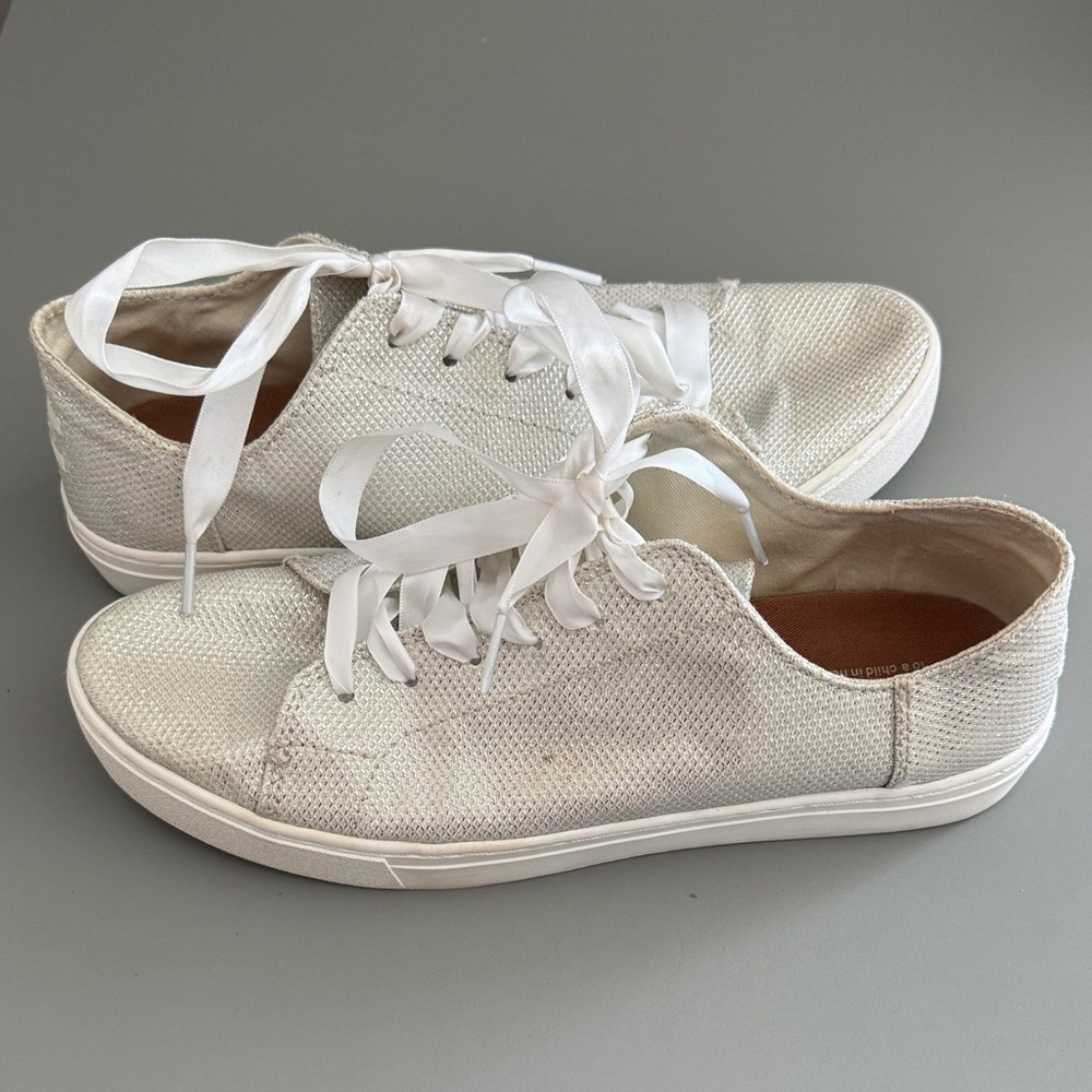 Toms Shiny Glitter Shoes w Ribbon Laces